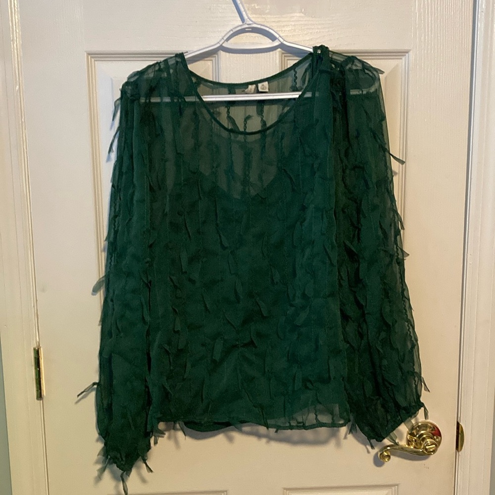 Super fun women’s long sleeve top with built in tank underneath. Size XL